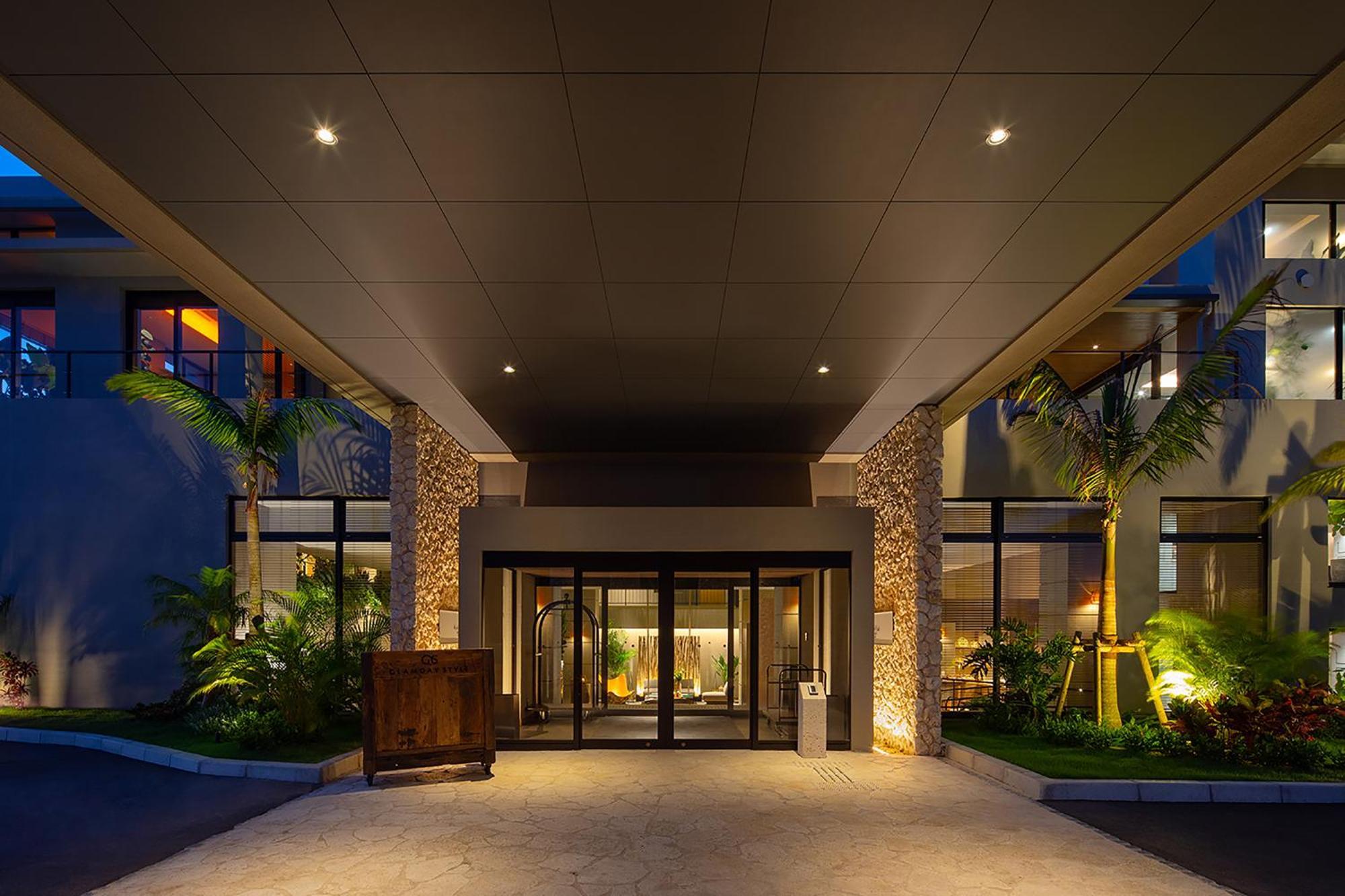Glamday Style Okinawa Yomitan Hotel & Resort Exteriör bild