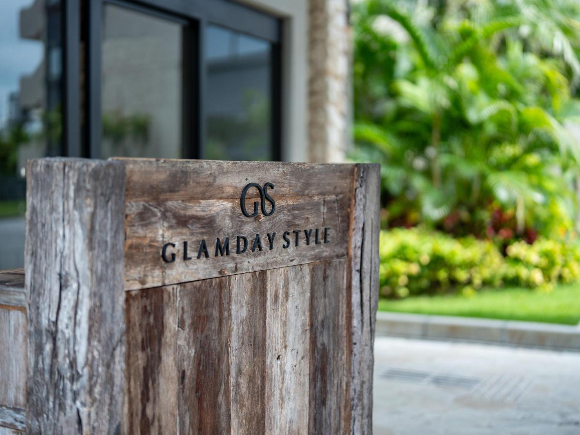 Glamday Style Okinawa Yomitan Hotel & Resort Exteriör bild