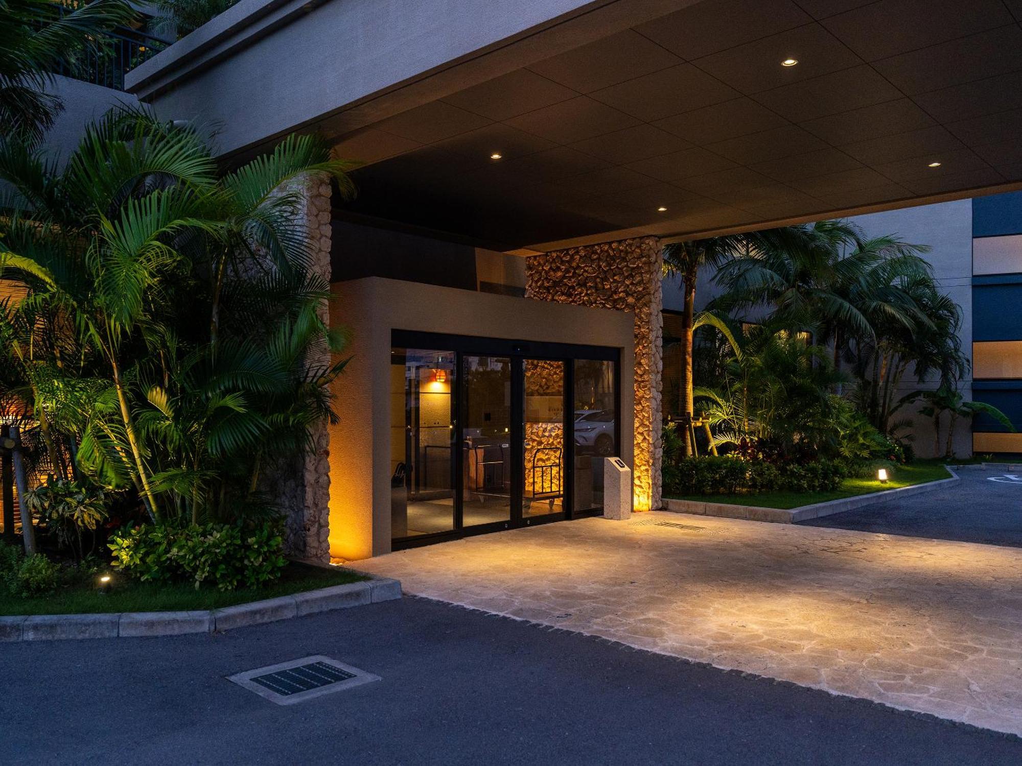 Glamday Style Okinawa Yomitan Hotel & Resort Exteriör bild