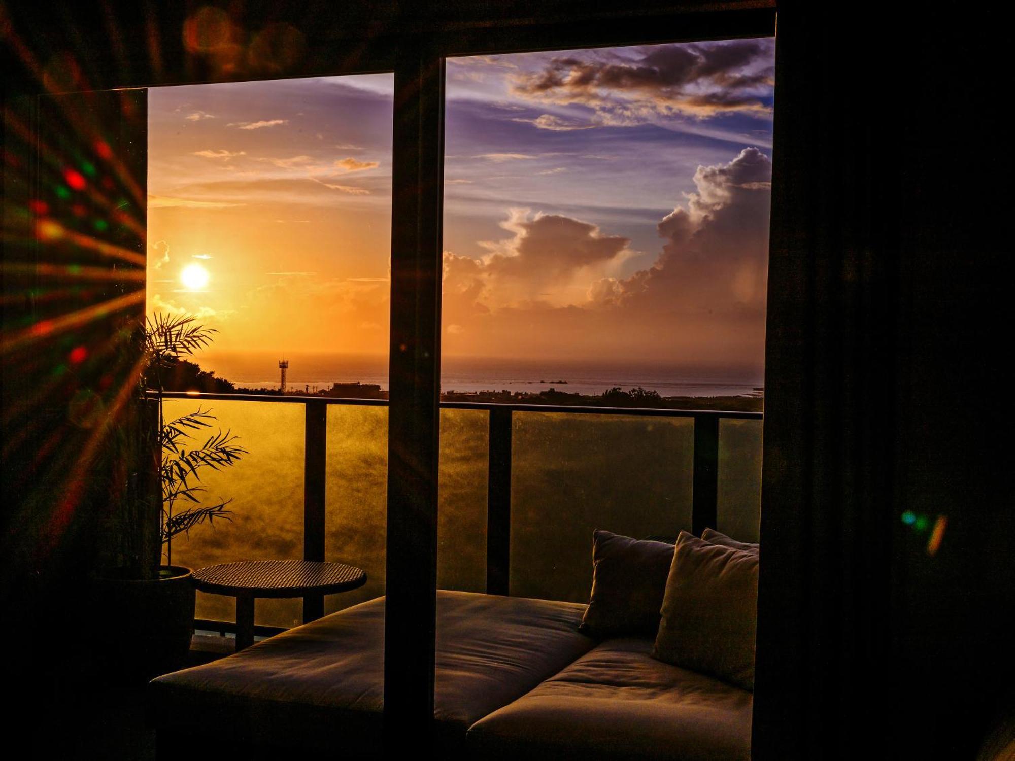 Glamday Style Okinawa Yomitan Hotel & Resort Exteriör bild
